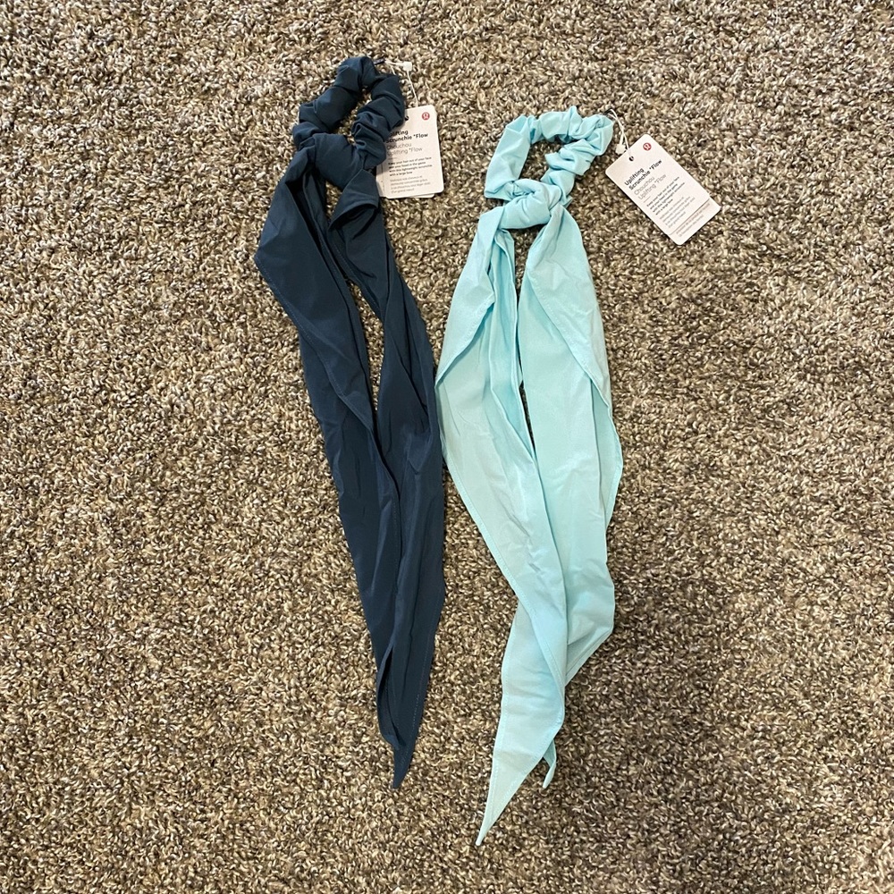 NWT Lululemon Uplifting Scrunchies